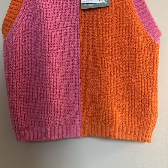 H&M Cropped Sweater Tank - Size S - Picture 5 of 5